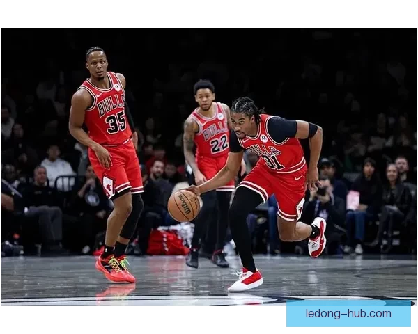 公牛主帅透露艾维训练中膝盖受伤 将于今天接受进一步检查 公牛主帅透露艾维训练中膝盖受伤 将于今天接受进一步检查